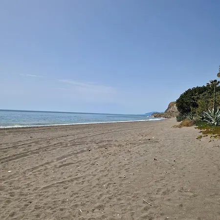 Almayate Playa Apartment *